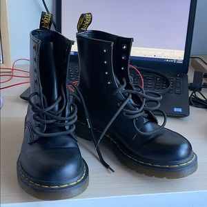 LIKE NEW Dr. Martens Boots (Black Matte Leather)
